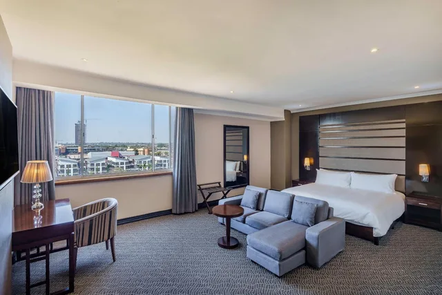 غرفة كبيرة بسرير كينج، Protea Hotel Lusaka Tower 2/5