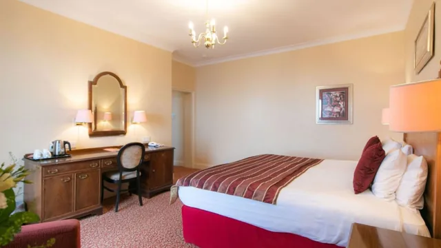 Double Room Deluxe, The Imperial Hotel Blackpool 1/2