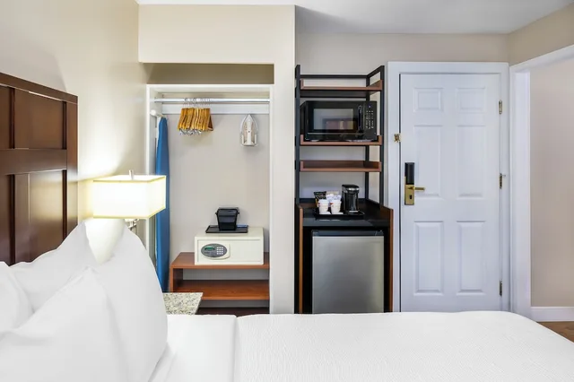 غرفة قياسية بسرير مزدوج، Quality Inn & Suites Downtown Vancouver 3/5