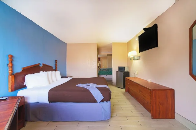 غرفة بسرير كينج لغير المدخنين، Regency Inn Three Rivers I-37 3/10