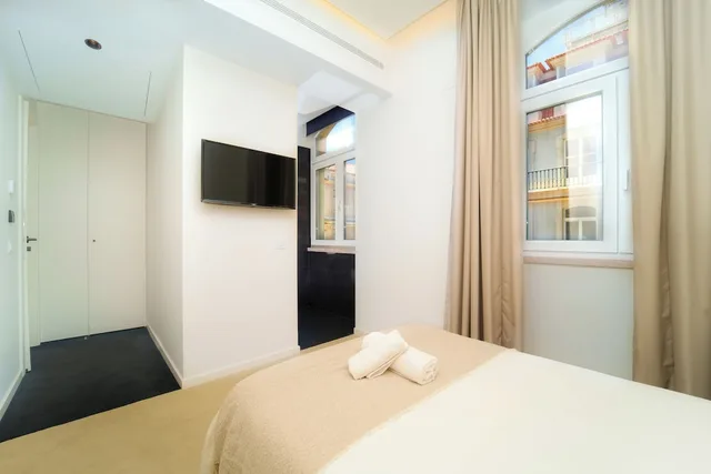 Superior, Single, Single Bed, Golden Lisbon Hotel 2/4