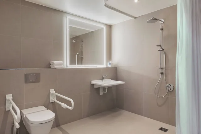 غرفة سوبيريور بسرير كينج، Courtyard by Marriott Freiburg 5/6