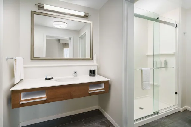 استوديو بسرير كينج مع أريكة لذوي الإعاقة، Hampton Inn Suites Lax el Segundo 10/10