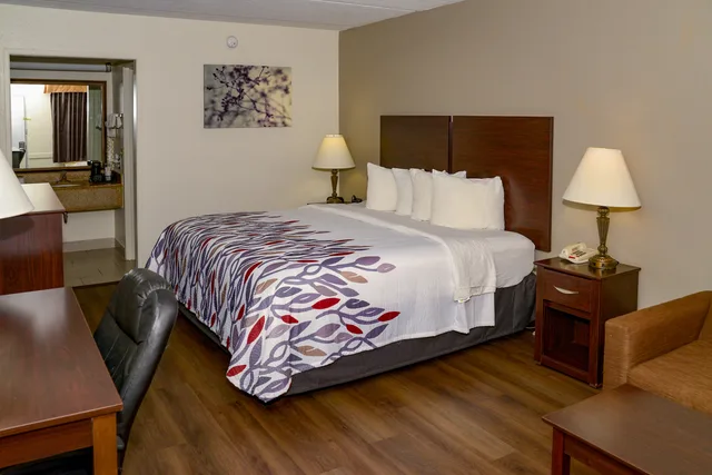 غرفة سوبيريور بسرير كينج، Red Roof Inn Tallahassee East 1/4