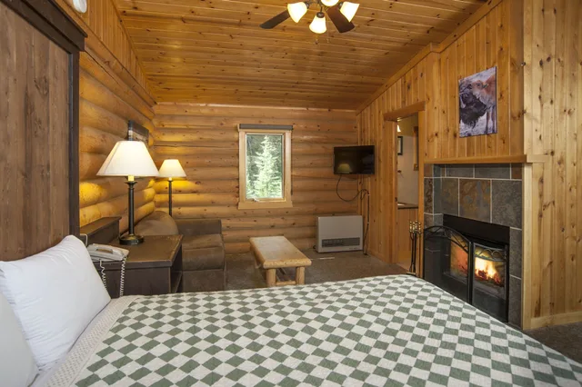 كابينة ديلوكس بسرير كينج بغرفة نوم واحدة، 320 Guest Ranch 2/4