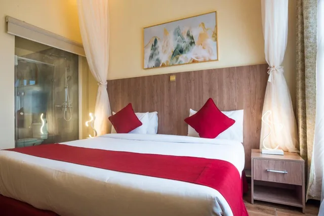 Deluxe, Verona Hotel Nairobi 2/3