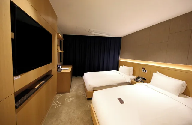 Inner, Twin Beds، Sea Cruise Hotel 1/3
