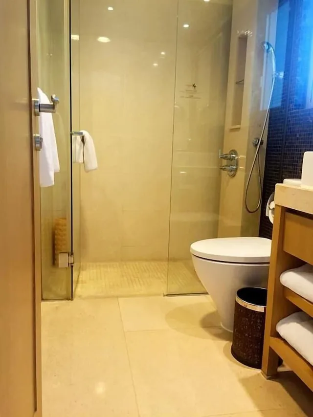 غرفة بسرير كوين بإطلالة على الجبل، Royal View Hotel 7/7