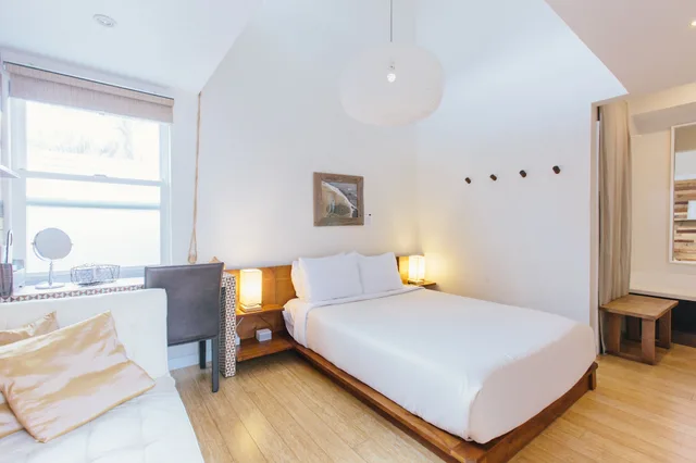 Courtyard, Deluxe, Suite, Queen Bed، Inn at Moonlight Beach 2/5