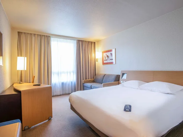 غرفة كلاسيكية بسرير مزدوج مع أريكة، Hotel Novotel Aix En Provence Pont De L'arc Fenouilleres 4/10