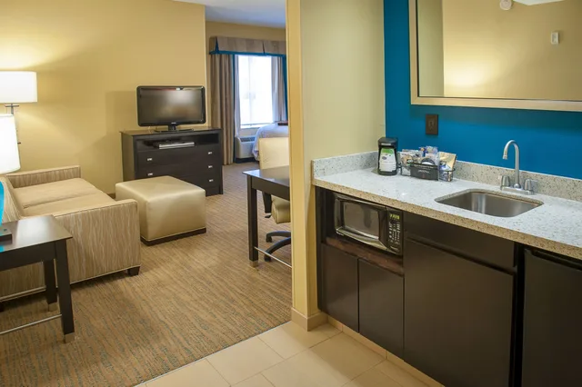 جناح استوديو بسريرين كوين مع أريكة، Hampton Inn Suites St Petersburg Downtown 7/7