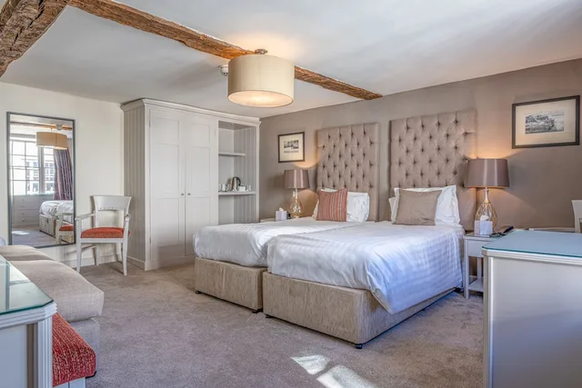 Room, Twin Beds, The Sun Inn 3/5