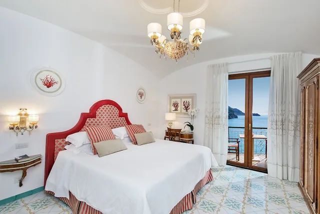 Deluxe, Queen Bed, Sea View, Terrace, Villa Corallium 9/10