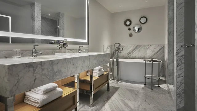 جناح بسرير كينج بإطلالة على المدينة، Four Seasons Hotel New Orleans 2/2