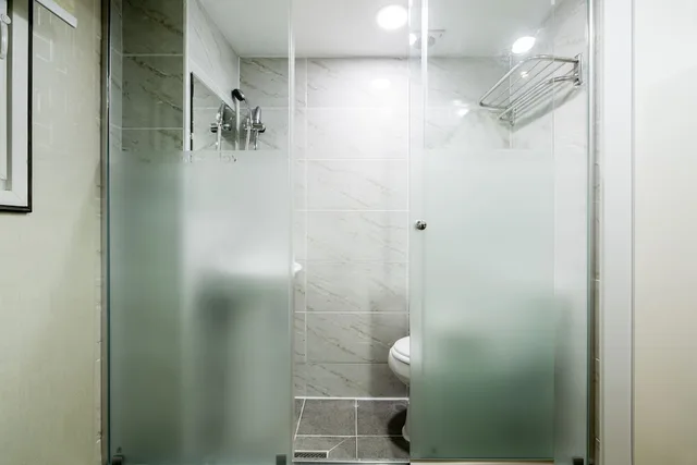 غرفة بسريرين منفصلين وسرير بطابقين، Hostel Chloe 10/10
