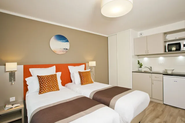 شقة بسرير مزدوج بغرفة نوم واحدة مع أريكة، Residhome Paris Rosa Parks 3/5