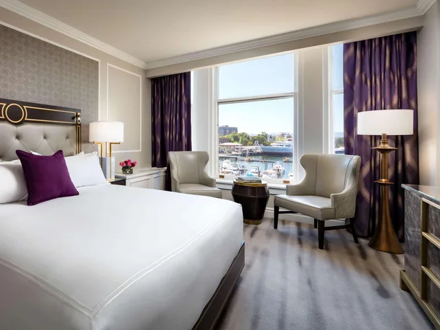 1 Bedroom, Exclusive, Fairmont Gold, Suite, King Bed, Harbour View, Lounge Access, Fairmont Empress Hotel 1/2