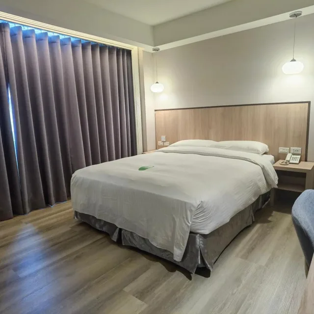 غرفة ديلوكس بسرير مزدوج بحوض استحمام، Forward Hotel Taipei 3/6