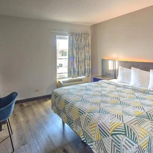 غرفة بسرير كوين، Motel6 Libertyville, IL 1/10