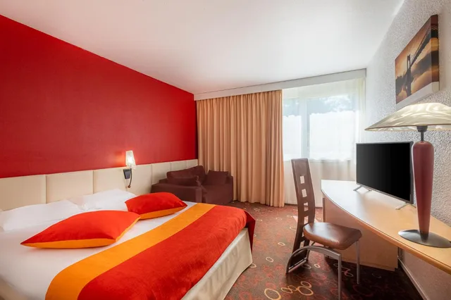 غرفة قياسية ثلاثية، The Originals Boutique Hotel Beausejour Poitiers Nord Futuroscope 4/7