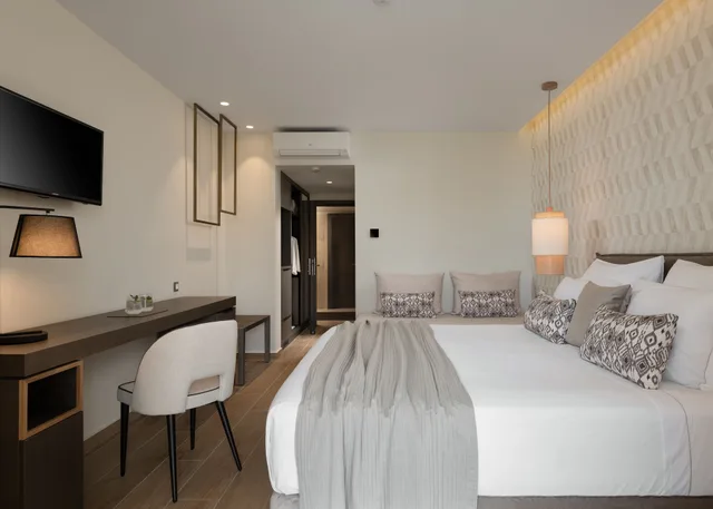 غرفة سوبيريور بإطلالة على المسبح، Theartemis Palace 7/10