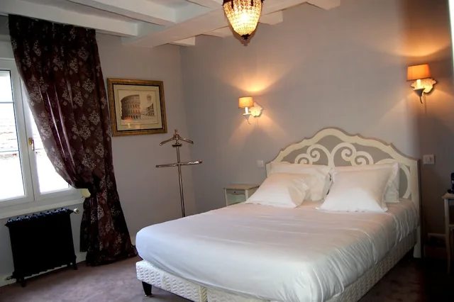 غرفة سوبيريور بسرير كينج، Hotel Le Cheval Blanc 1/4