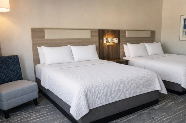 غرفة بسريرين كوين، Holiday Inn Express Hotel Amp Suites Timmins 1/4