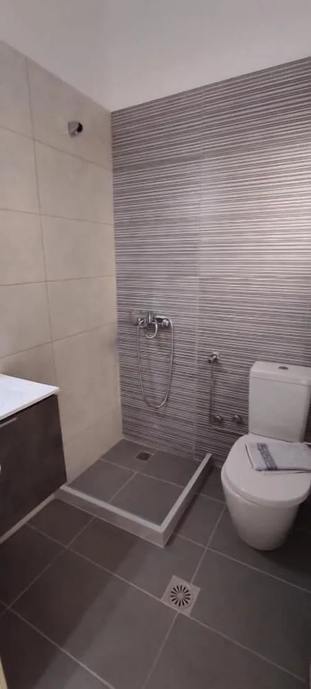 غرفة رومانسية بسرير مزدوج بإطلالة على البحر بشرفة، Nostos Hotel 5/5