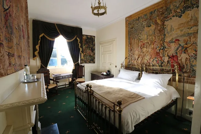 Classic, Double Bed, Courtyard View, Appleby Castle 2/2