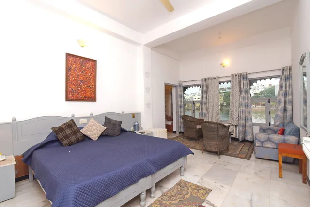 جناح سيغنتشر بسرير فردي بإطلالة على البحيرة، Hotel Sarovar 7/10
