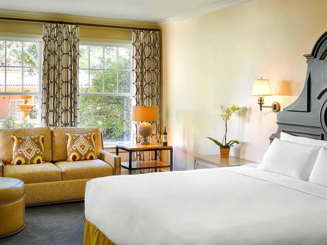 Fairmont, King Bed, Sofa، Fairmont Sonoma Mission Inn & Spa 2/2