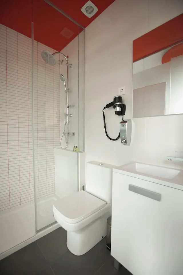 Room, Single, Double Bed, Vitium Urban Suites 8/10