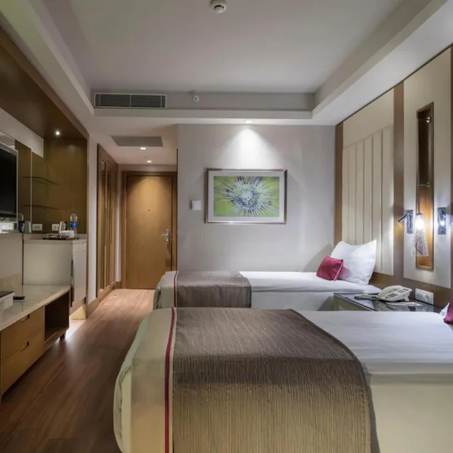 Family Suite Land View، Trendy Lara Hotel 3/10