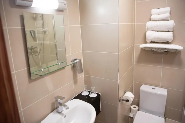 Room, Twin Beds, West County Hotel 10/10