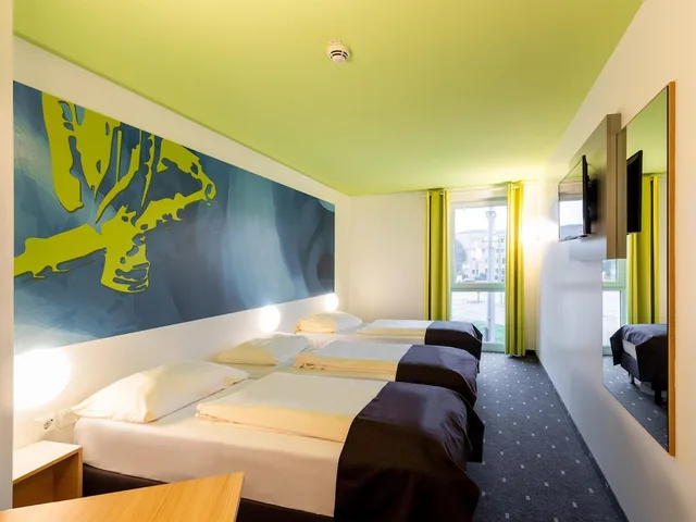 غرفة ثلاثية بثلاثة أسرّة، B&B Hotel Krefeld 7/9