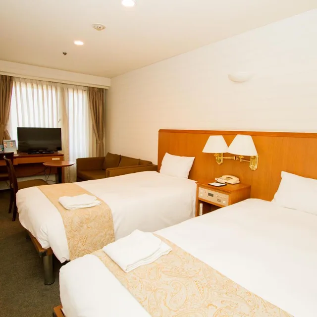 غرفة ثلاثية، Hotel Camelot Japan 3/3