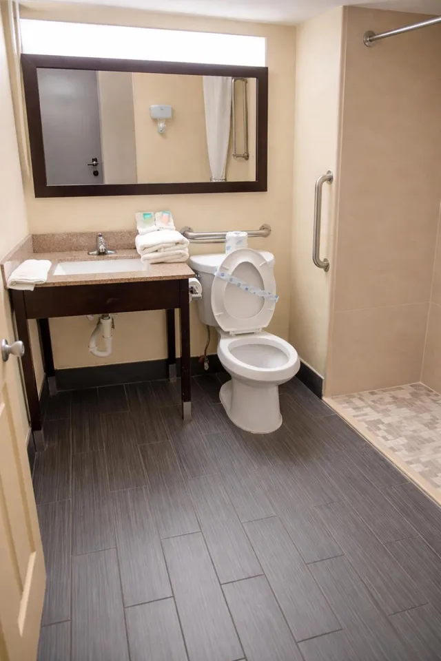 غرفة ديلوكس بسريرين كوين، Americas Best Value Inn Suites Phenix City 3/4
