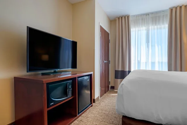 جناح بسرير كينج مع أريكة، Comfort Suites Foley - North Gulf Shores 5/9