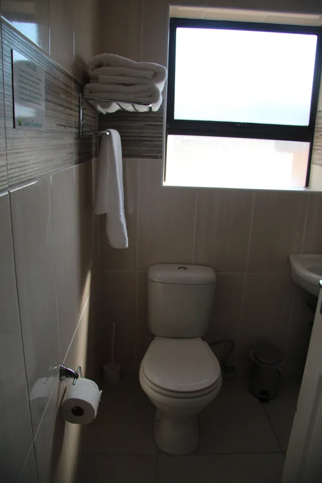 غرفة بسريرين منفصلين وسرير مزدوج وسرير فردي، Scenery Guesthouse Maqalika 3/4