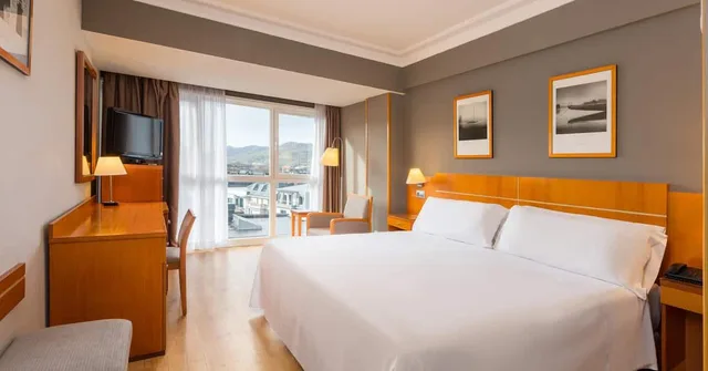 Connecting, Hotel San Sebastian Orly, Affiliated by Melia 4/10