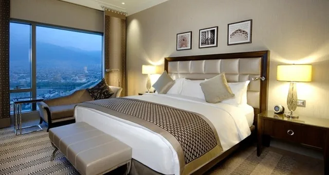 Guest Room, King Bed, Hilton Bursa Convention Center & Spa 1/4