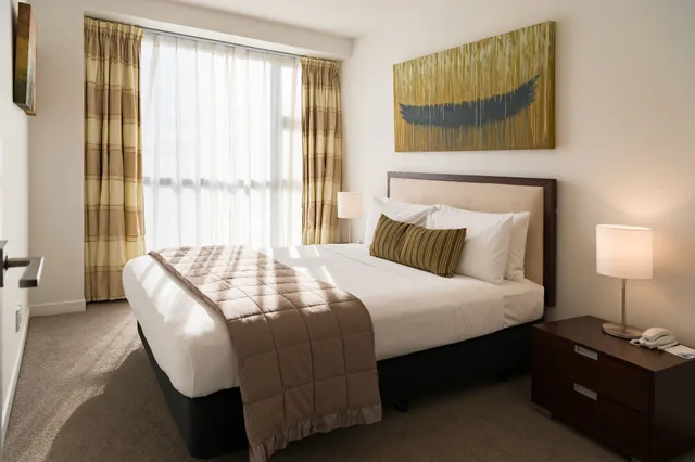 جناح بسرير كوين وسرير فردي بشرفة بغرفة نوم واحدة، Boulcott Suites 3/10