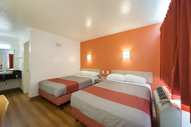 غرفة ديلوكس بسريرين مزدوجين، Motel6 Mcallen, TX 3/4