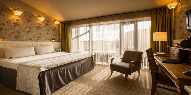 Superior, Twin Beds, Promenade Hotel 6/9