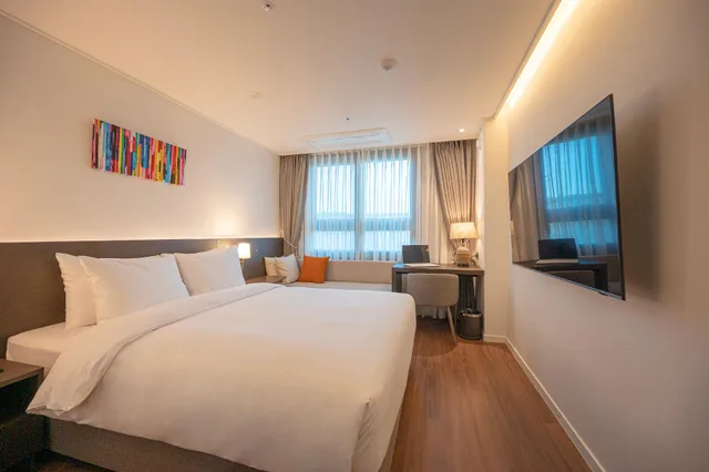 غرفة قياسية بسرير مزدوج، HOTEL D Edition 2/2