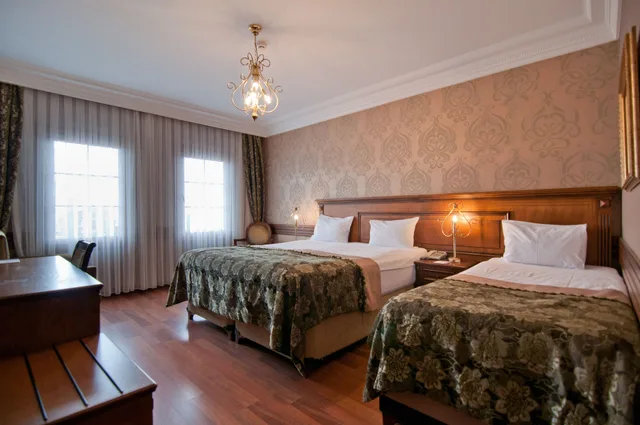غرفة عائلية بسرير كينج وسرير فردي بإطلالة على المدينة مع أريكة، FERMAN HOTEL 9/11