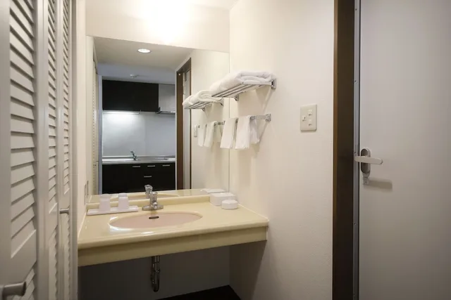 Room, Twin Beds, Terrace, Harbour Wing، Hotel Breezebay Marina 3/3