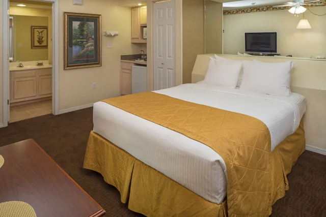 جناح بغرفتي نوم، The Suites At Fall Creek 1/6
