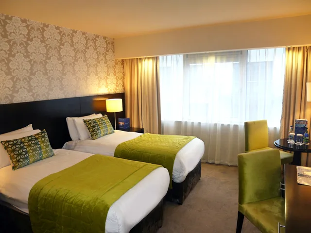 غرفة كلاسيكية بسريرين منفصلين، The Connacht Hotel 1/2