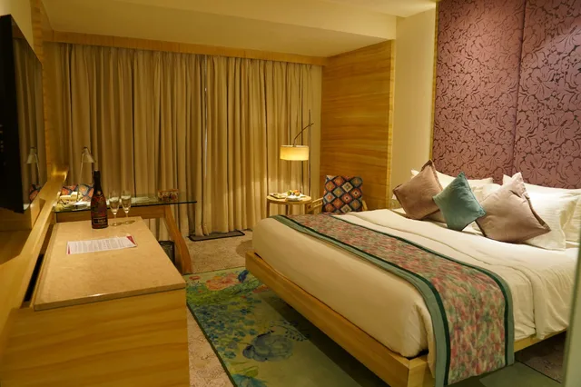غرفة ديلوكس بحوض استحمام، Royal Orchid Jaipur 2/2